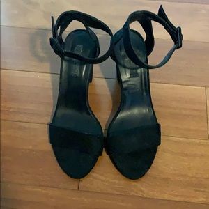 Zara Black suede pump